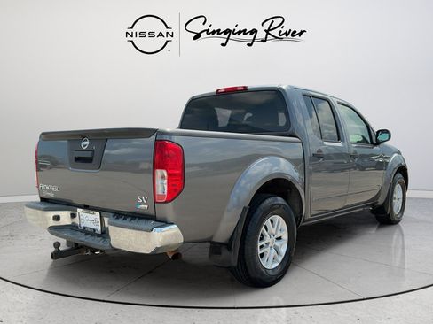 Used 2018 Nissan Frontier SV RWD image 7