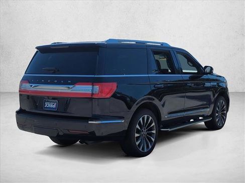 Used 2021 Lincoln Navigator Reserve image 4