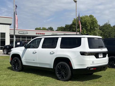 New 2026 Jeep Grand Wagoneer Summit w/ Premium Group III AWD/4WD image 12