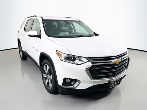 Used 2019 Chevrolet Traverse LT w/ LT Premium Package AWD/4WD image 1