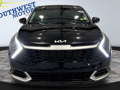 Used 2024 Kia Sportage LX image 2