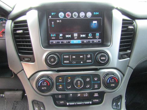 Used 2016 Chevrolet Suburban LT RWD image 20
