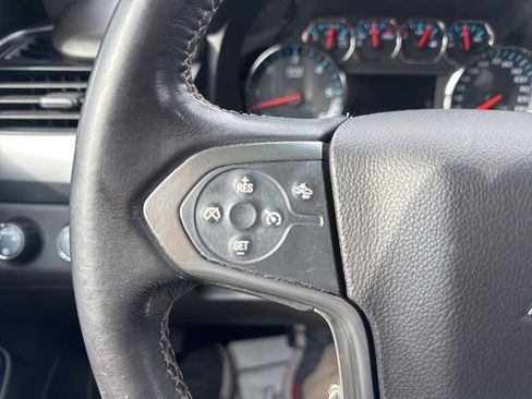 Used 2019 Chevrolet Suburban LT image 25