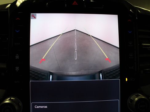 Used 2025 RAM 2500 Big Horn AWD/4WD image 29
