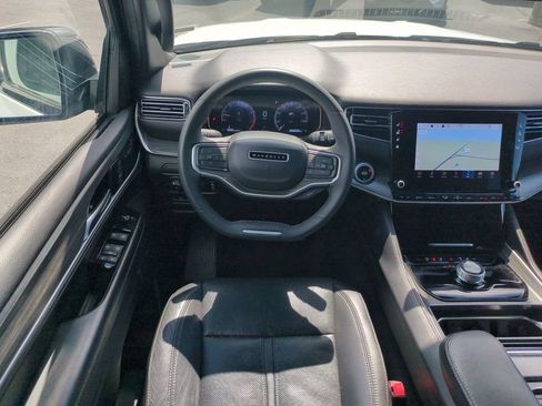 Used 2024 Jeep Wagoneer Series II w/ Flexible Seating Group RWD image 30