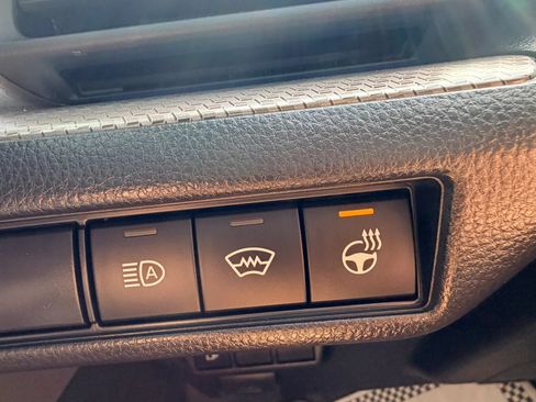 Used 2024 Toyota Prius XLE AWD/4WD image 18