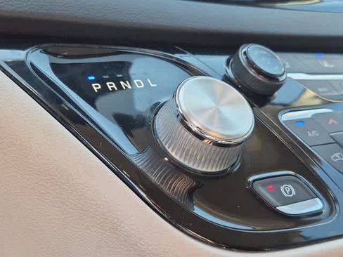 Certified 2022 Chrysler Pacifica Touring-L FWD image 32