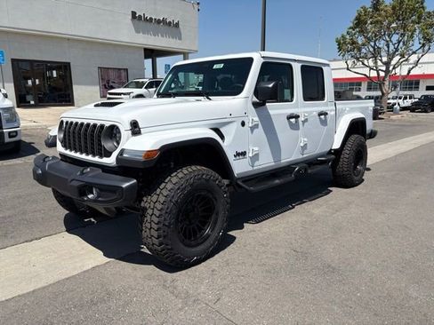 New 2026 Jeep Gladiator Sport AWD/4WD image 3