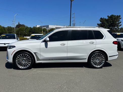 Used 2021 BMW X7 xDrive40i w/ Premium Package 2 AWD/4WD image 2