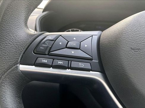 Used 2022 Nissan Altima 2.5 S FWD image 11