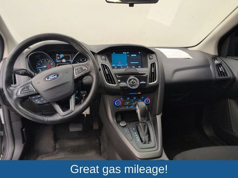 Used 2018 Ford Focus SEL w/ Cold Weather Package FWD image 7