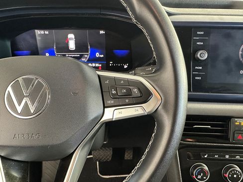 Used 2022 Volkswagen Taos SE image 24