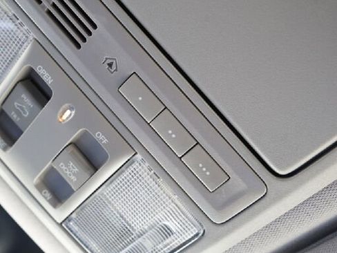 Used 2020 Honda CR-V Touring image 27