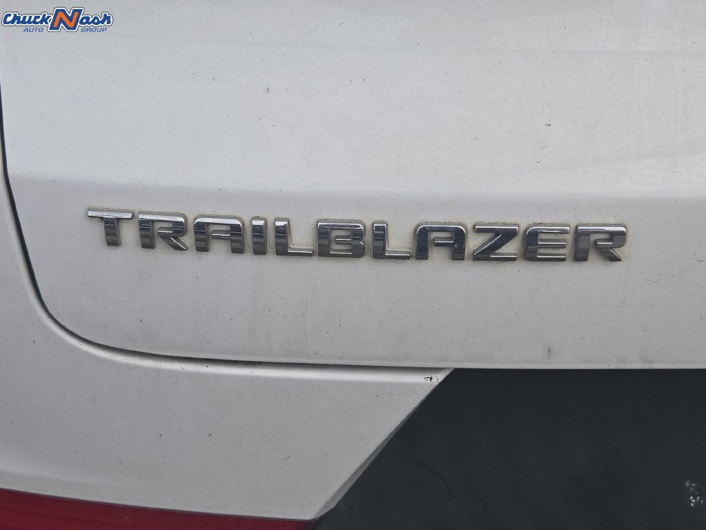 Used 2021 Chevrolet TrailBlazer LT w/ Convenience Package FWD image 8
