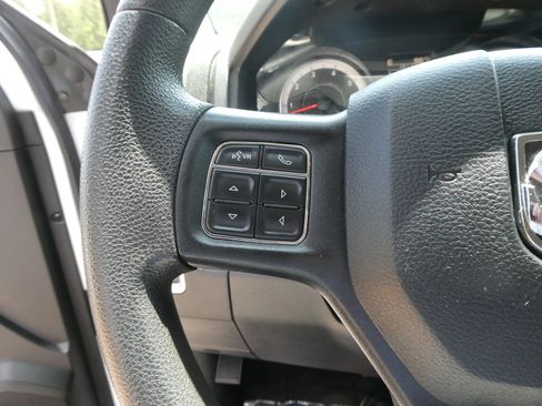 Used 2019 RAM 1500 Classic SLT AWD/4WD image 16