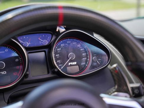 Used 2011 Audi R8 V10 image 32
