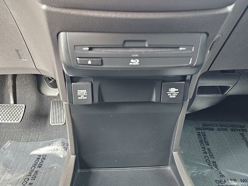 Used 2018 Honda Odyssey Elite image 33