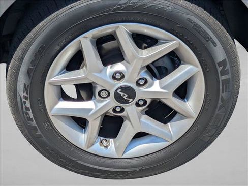 Used 2024 Kia Soul LX w/ Option Group 015 FWD image 15