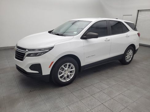 Used 2022 Chevrolet Equinox LS AWD/4WD image 2