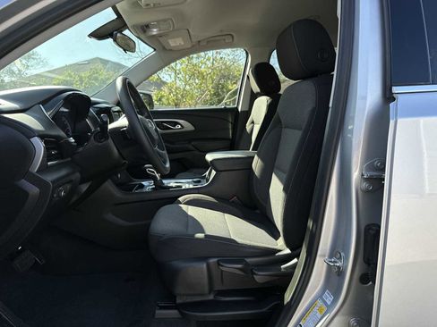 Certified 2021 Chevrolet Traverse LS FWD image 2