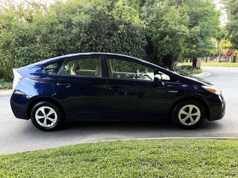Used 2012 Toyota Prius Two FWD image 8