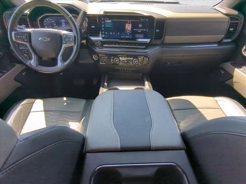 Used 2024 Chevrolet Silverado 2500 ZR2 w/ Technology Package AWD/4WD image 17