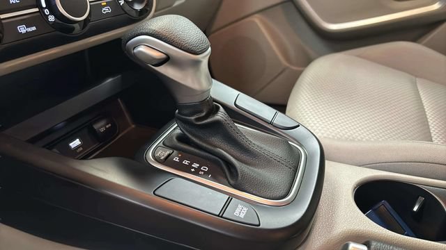 Used 2025 Kia Soul LX FWD image 18