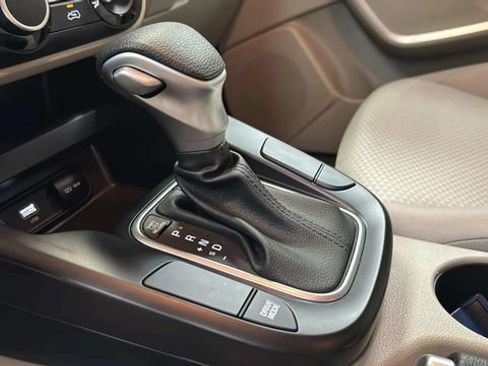 Used 2025 Kia Soul LX FWD image 18
