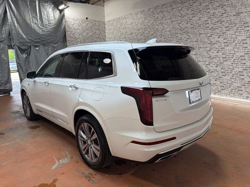 Used 2022 Cadillac XT6 Premium Luxury image 5
