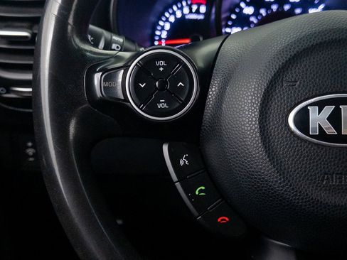 Used 2019 Kia Soul + image 15
