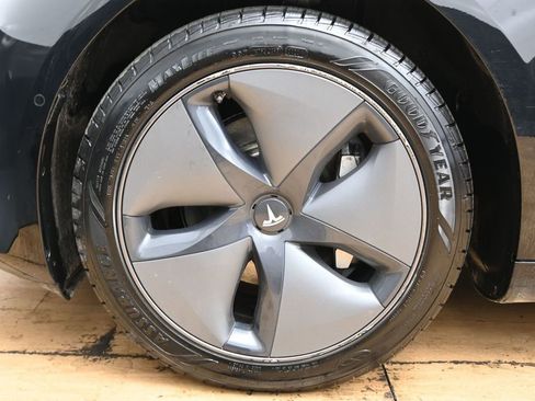 Used 2018 Tesla Model 3 Long Range image 11