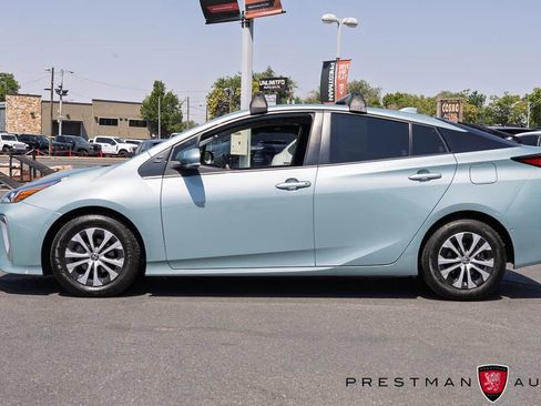 Used 2022 Toyota Prius LE AWD/4WD image 12
