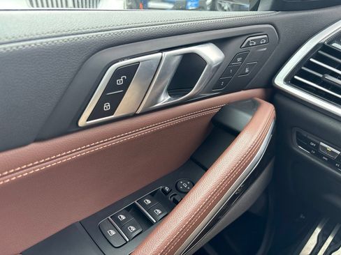 Used 2022 BMW X6 M50i w/ Executive Package AWD/4WD image 18