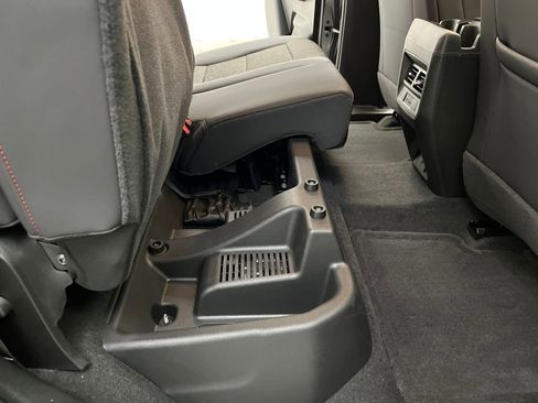 Used 2026 Chevrolet Colorado Z71 image 18