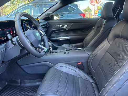 Used 2025 Ford Mustang GT Premium RWD image 10