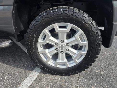 Used 2016 Nissan Titan SV image 13