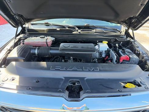 Used 2019 RAM 1500 Big Horn AWD/4WD image 42