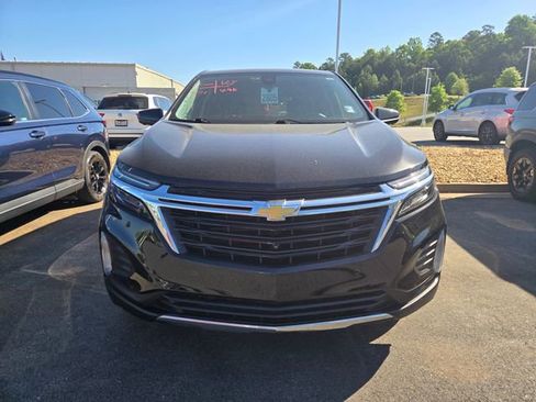 Used 2024 Chevrolet Equinox LT image 2