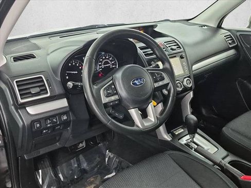 Used 2017 Subaru Forester 2.5i Premium AWD/4WD image 10