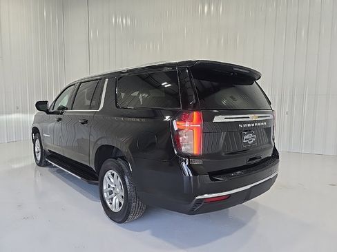 Used 2024 Chevrolet Suburban LT image 6