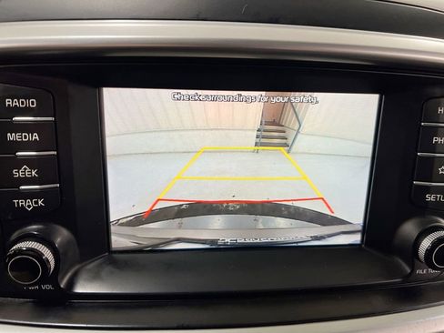 Used 2019 Kia Sorento FWD image 15