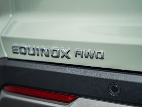 New 2026 Chevrolet Equinox LT w/ Convenience Package II image 9