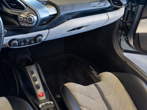 Used 2017 Ferrari 488 Spider image 8
