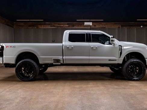 Used 2026 Ford F350 Platinum AWD/4WD image 11