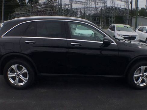 Used 2018 Mercedes-Benz GLC 300 image 9