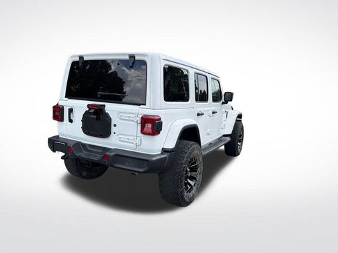 Used 2022 Jeep Wrangler Unlimited Sahara w/ Safety Group AWD/4WD image 6