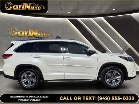 Used 2017 Toyota Highlander Limited Platinum FWD image 4