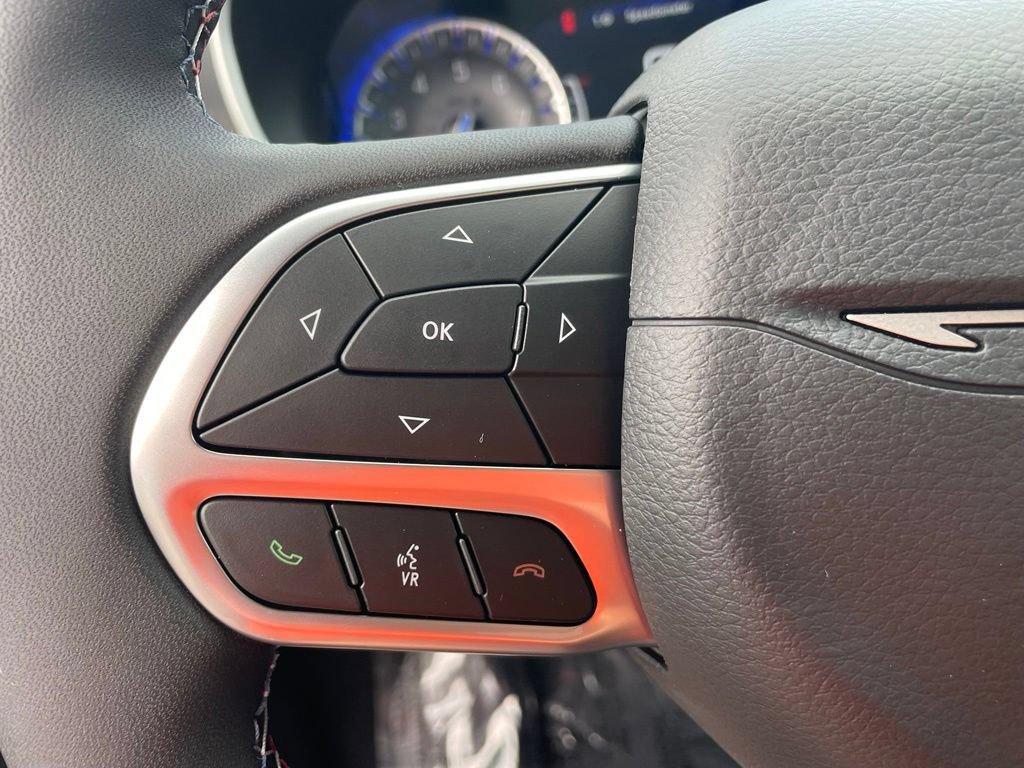 New 2027 Chrysler Pacifica Select FWD image 32