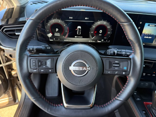 Used 2025 Nissan Kicks SR w/ SR Premium Package AWD/4WD image 12