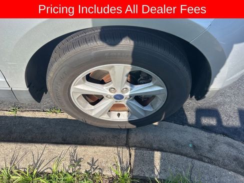 Used 2017 Ford Edge SE w/ Cargo Accessory Package AWD/4WD image 2